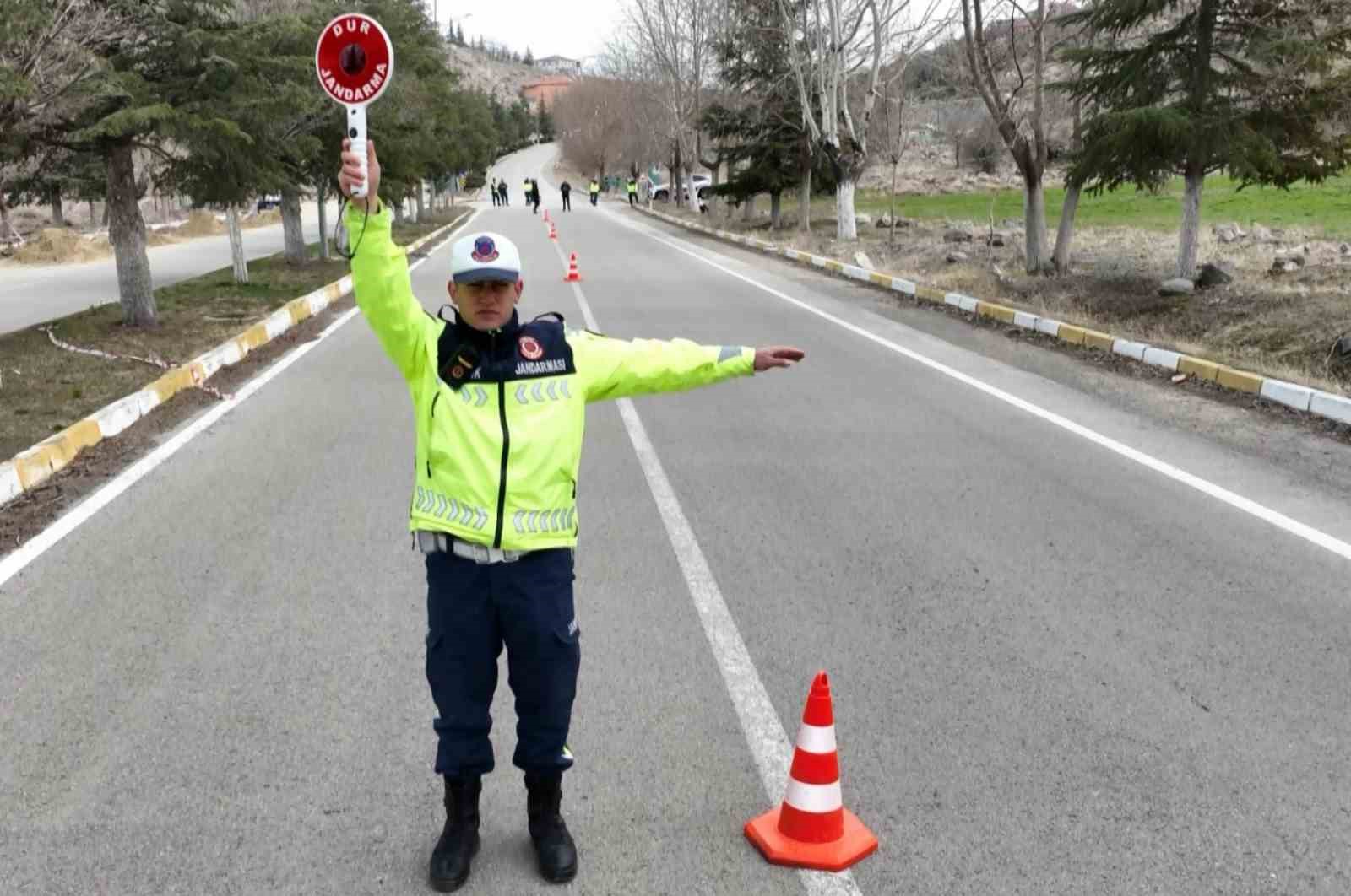 jandarma bayram oncesi denetimlerini arttirdi 4 bHLgYzPA