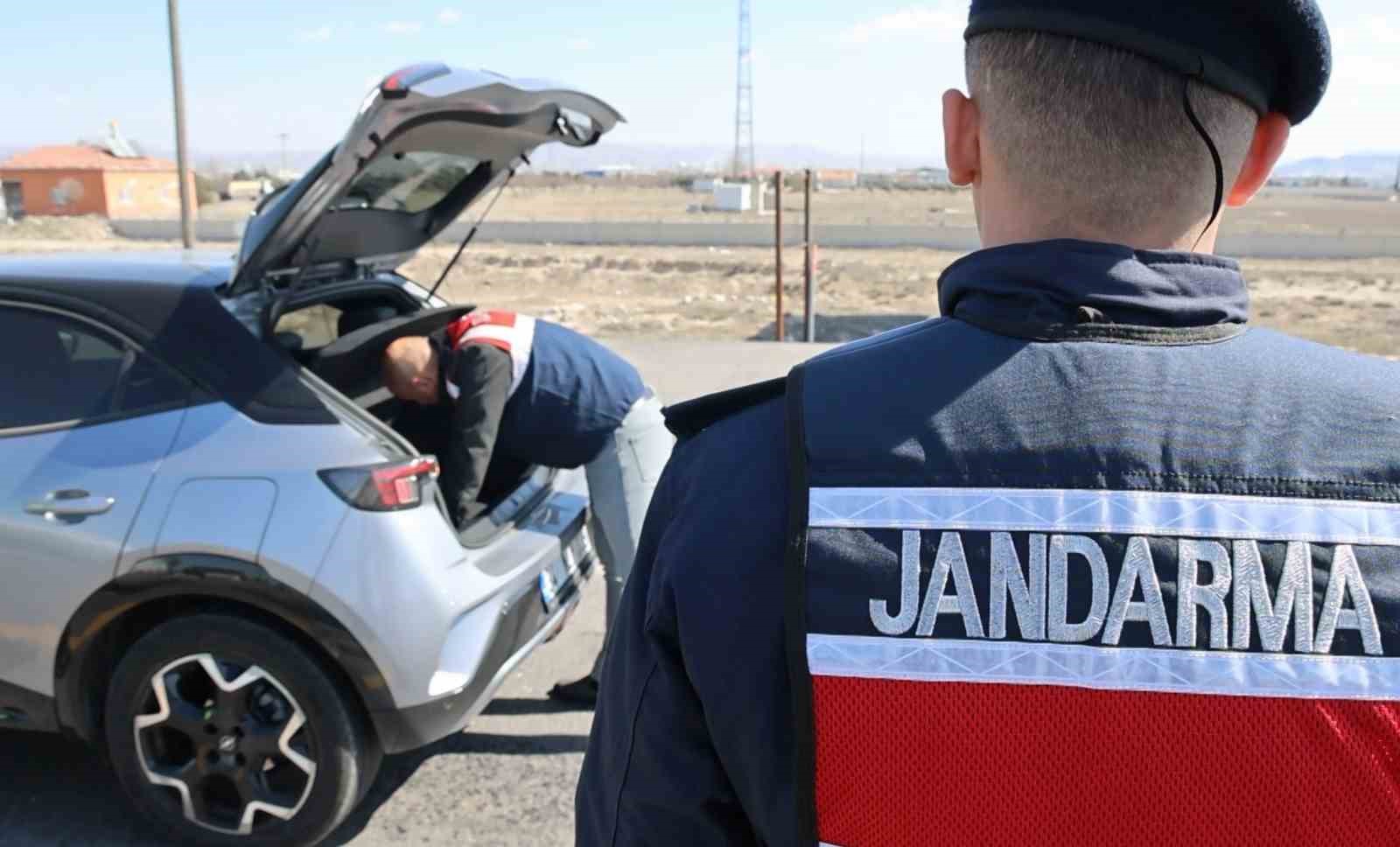 jandarma bayram oncesi denetimlerini arttirdi 8
