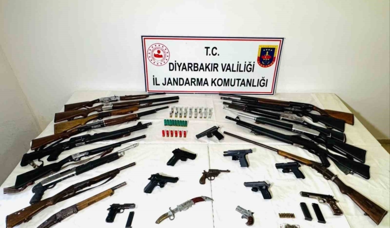 jandarma-ekiplerinden-silah-ve-kacakcilik-operasyonu-Aze5f1vE.jpg