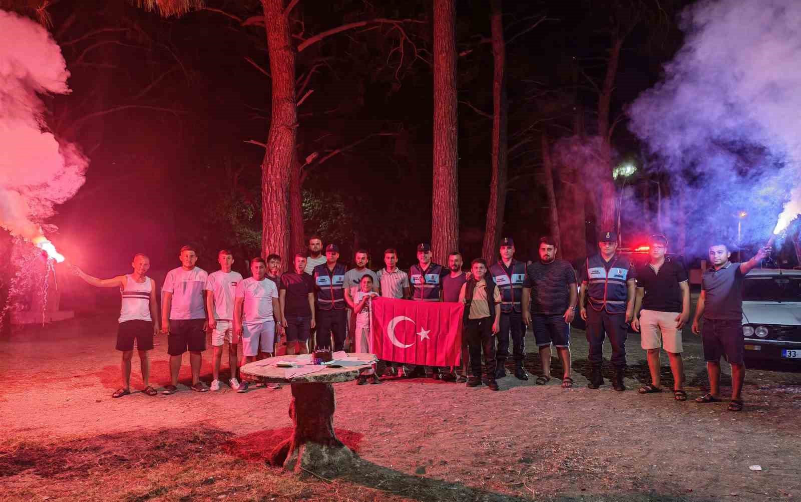 jandarma ekiplerine kavga ihbarli surpriz kutlama 1 CqInNiSm