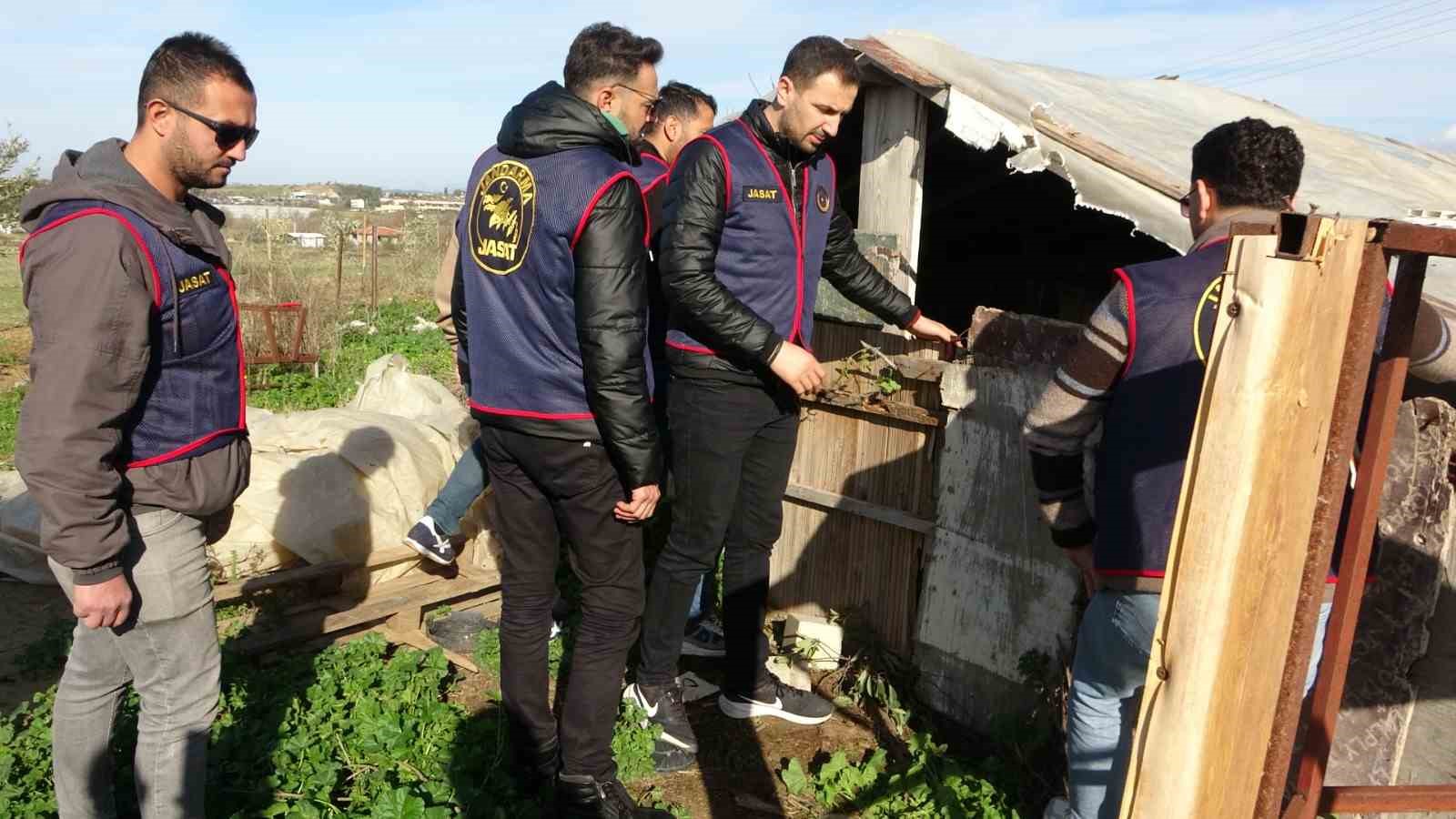 Jandarma kayıp 5 koyun için 3 iş yeri ve 9 meskene ait toplam 24 saatlik güvenlik kamerasını saniye saniye inceledi 7 jandarma kayip 5 koyun icin 3 is yeri ve 9 meskene ait toplam 24 mpa5YcVr