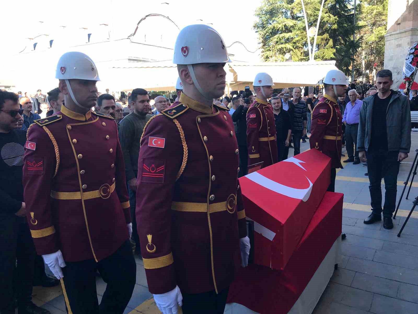jandarma kom daire baskani tuggeneral aksit memleketinde son yolculuguna ugurlandi 0 Wd7sTDeJ