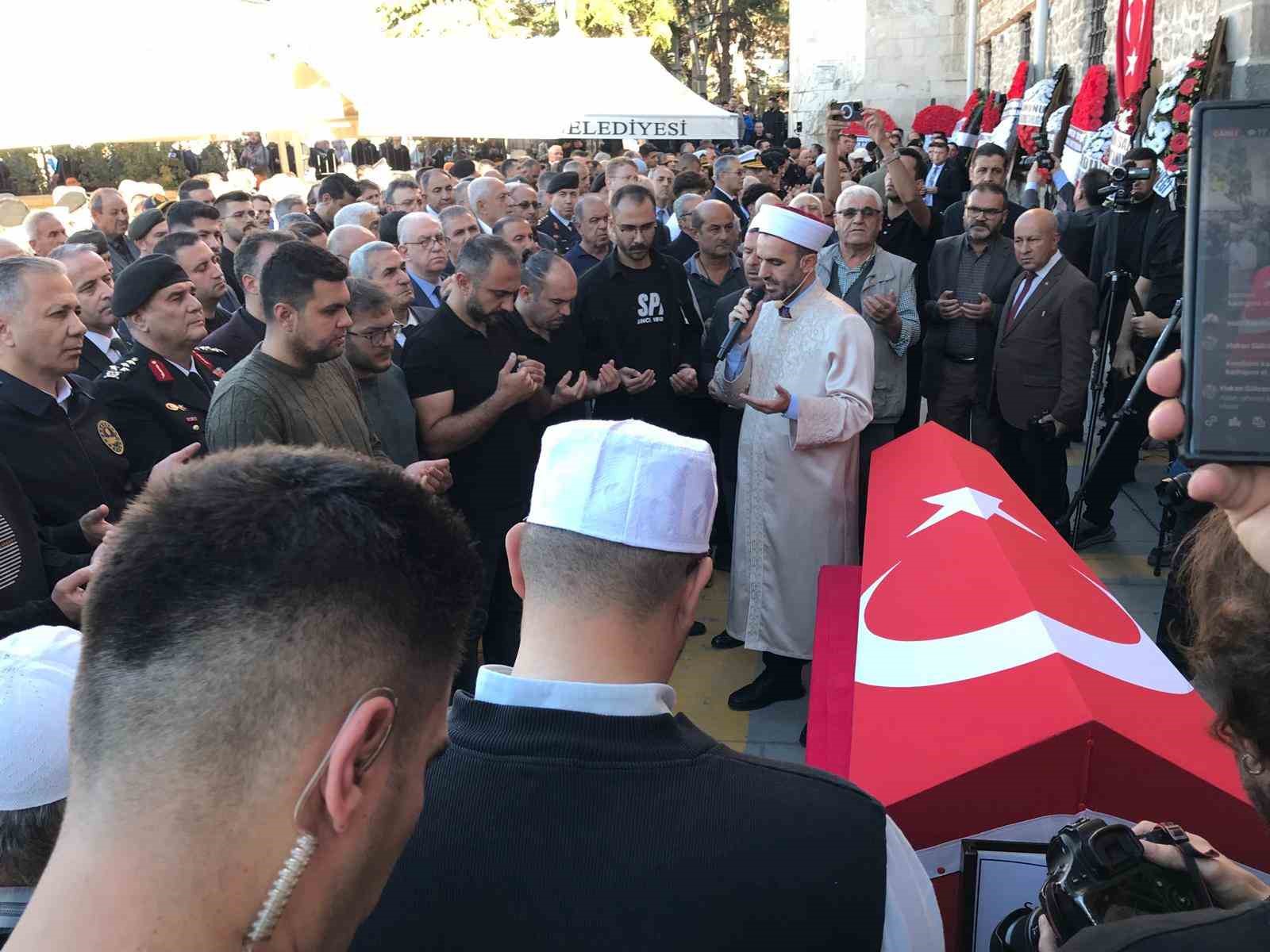 jandarma kom daire baskani tuggeneral aksit memleketinde son yolculuguna ugurlandi 3 L16W4URS