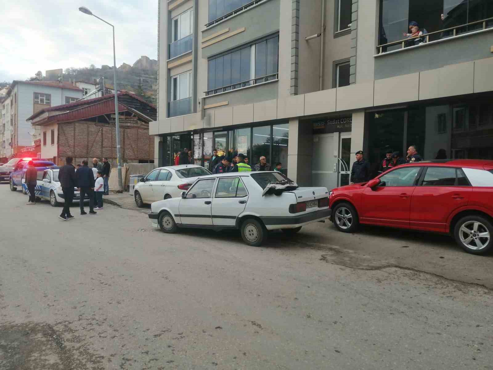 jandarma personelini yaralayan surucu kovalamaca sonrasi yakalandi 2 aP3PhKSX