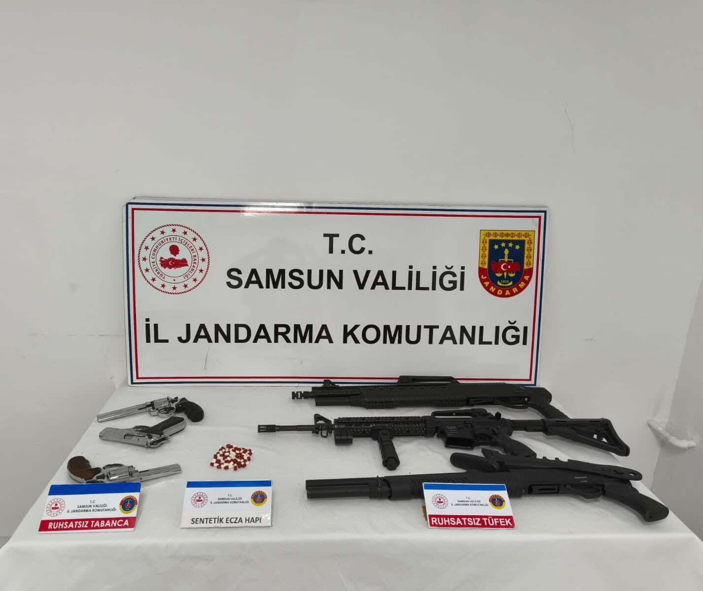 jandarma ruhsatsiz silah ele gecirdi 0 kW1MYGZi
