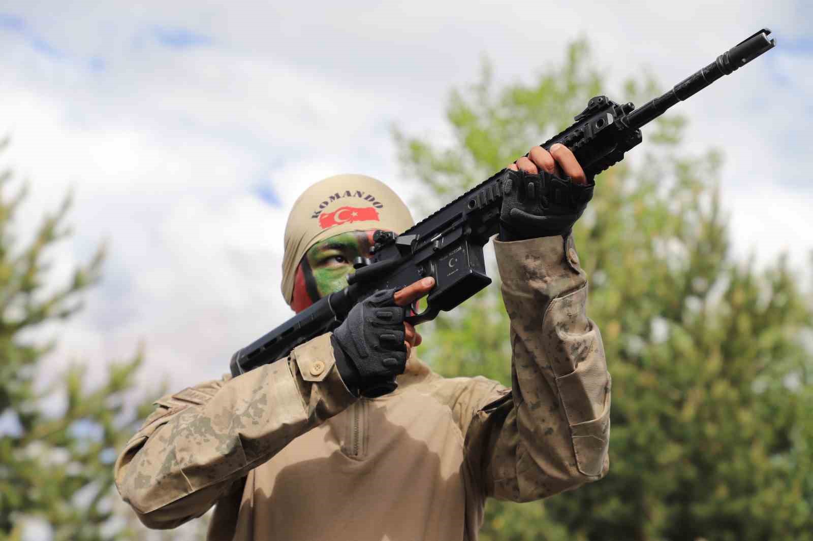 Jandarma teşkilatının 187. kuruluş yıl dönümü törenlerle kutlandı 5 jandarma teskilatinin 187 kurulus yil donumu torenlerle kutlandi 1 pWqSU6gc