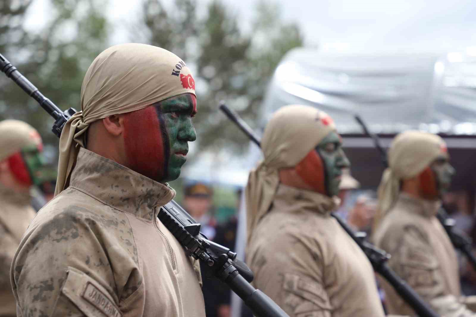 Jandarma teşkilatının 187. kuruluş yıl dönümü törenlerle kutlandı 9 jandarma teskilatinin 187 kurulus yil donumu torenlerle kutlandi 5 rrKlERUR