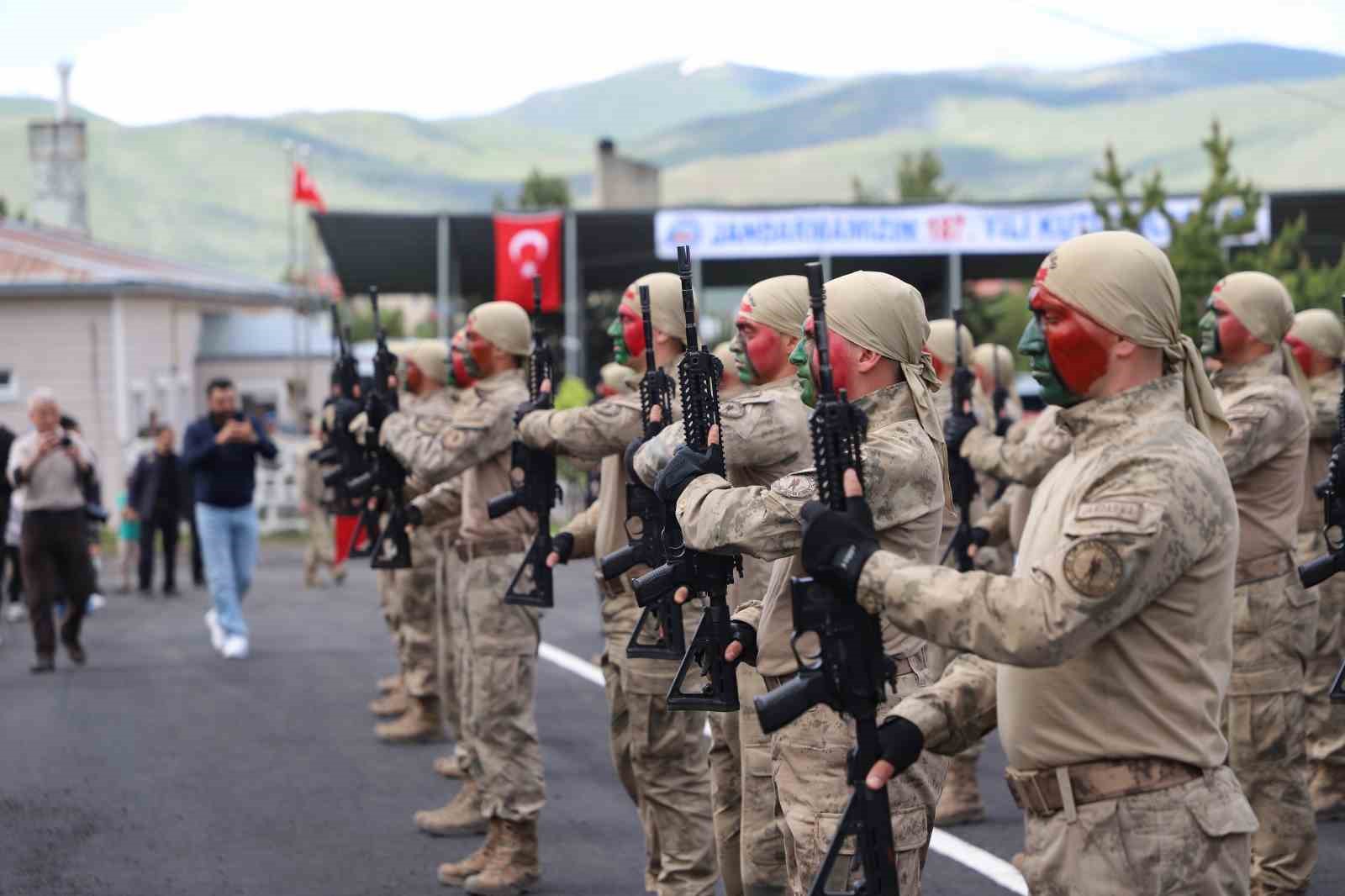 Jandarma teşkilatının 187. kuruluş yıl dönümü törenlerle kutlandı 10 jandarma teskilatinin 187 kurulus yil donumu torenlerle kutlandi 6 DEgGu4HK