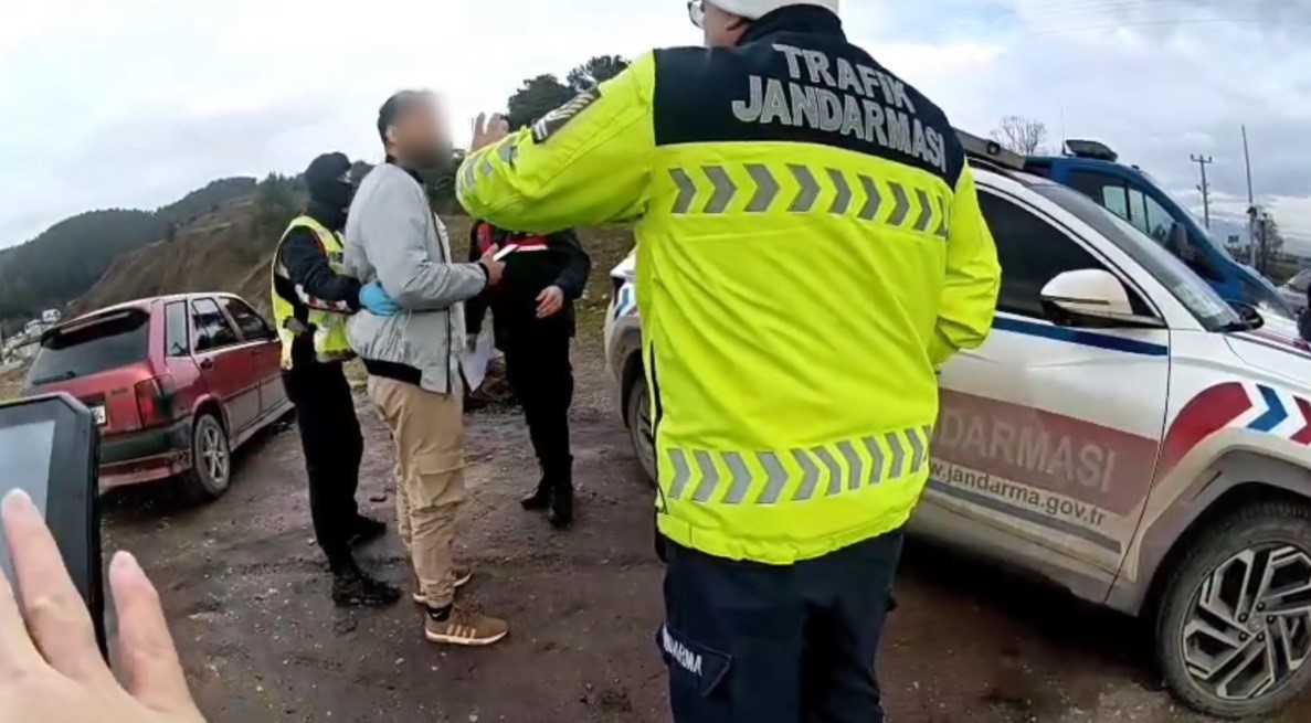 jandarma uygulamasindan kacti tekrar geri dondu 3