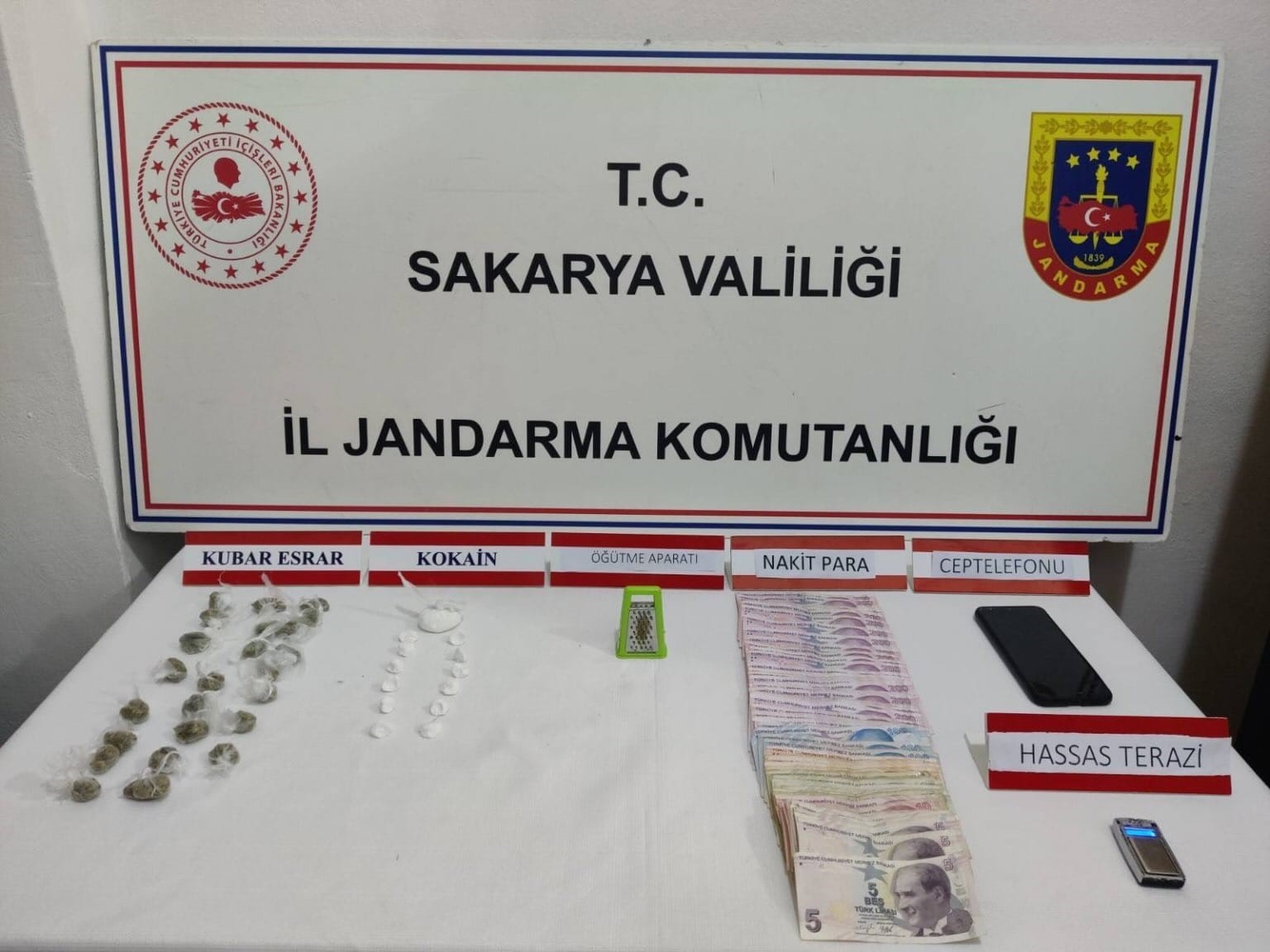 jandarma uyusturucuya gecit vermiyor 1 tutuklama 0 JZONViMQ