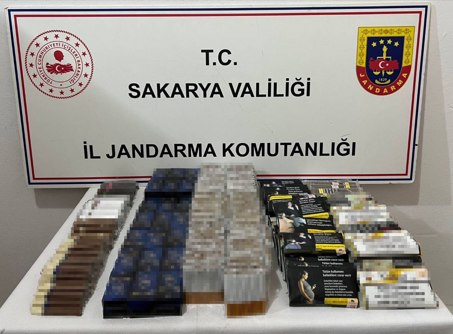 jandarmadan 3 ilcede 3 ayri kacakcilik operasyonu 3 gozalti 1 dYkzUXJM