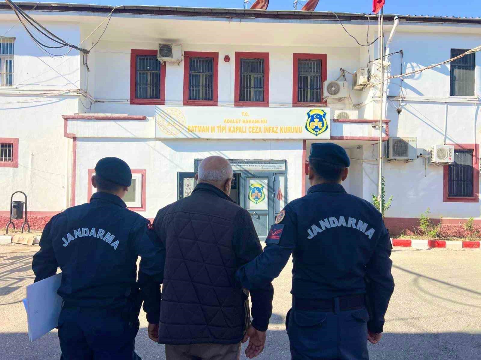 jandarmadan aranan sahislara yonelik operasyon 21 kisi yakalandi 0