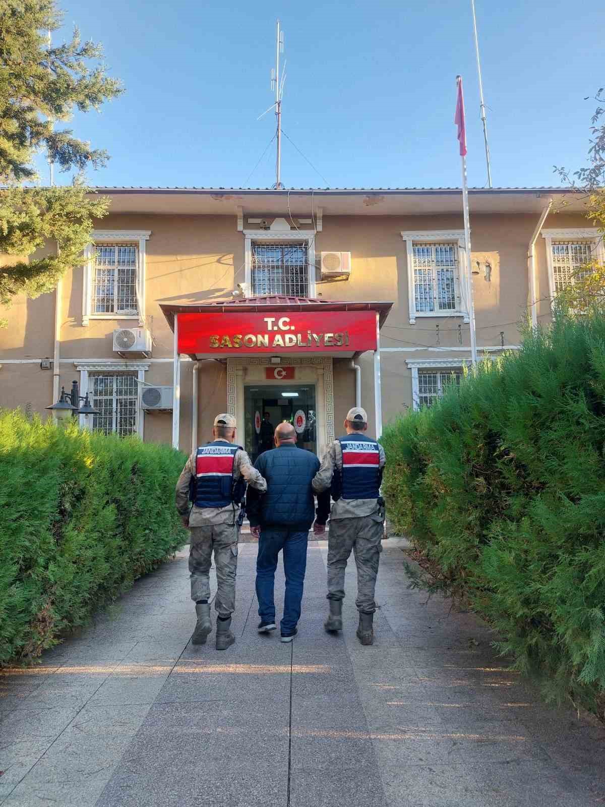 jandarmadan aranan sahislara yonelik operasyon 21 kisi yakalandi 3 1zeLumSg