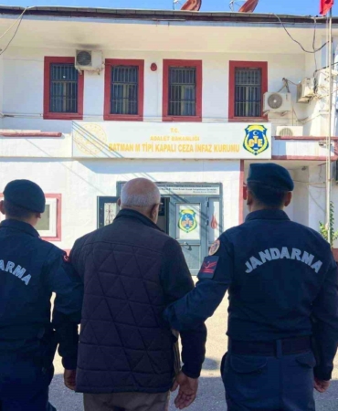 jandarmadan-aranan-sahislara-yonelik-operasyon-21-kisi-yakalandi-8V76AyJJ.jpg