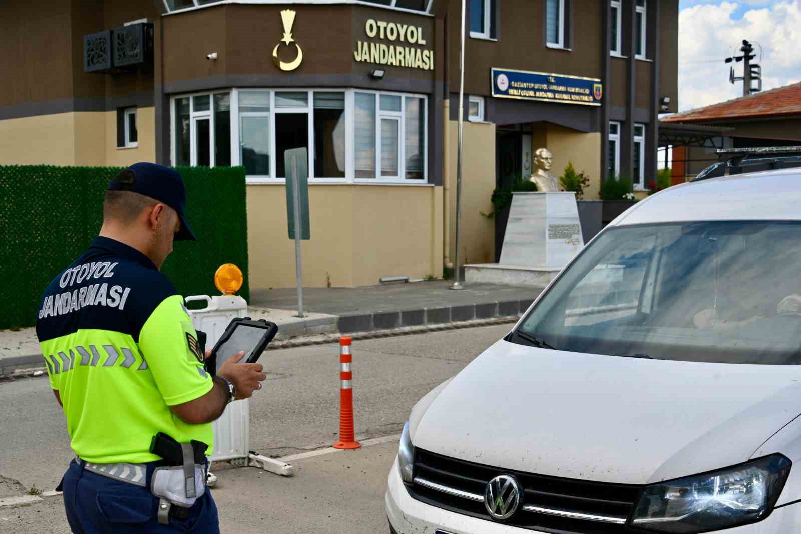 jandarmadan bayram trafigi denetimi ve huzur guven uygulamasi 1 q5nDaCnf