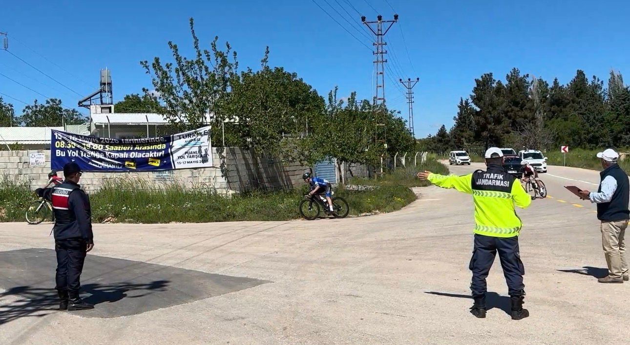 jandarmadan bisiklet yarislarinda genis guvenlik onlemleri 5 e1HGKyOR