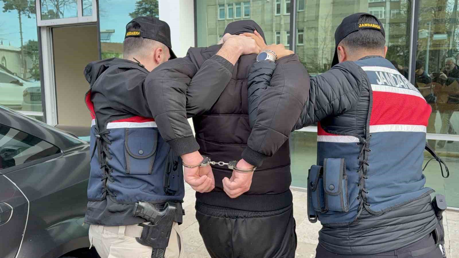 jandarmadan deas operasyonu 1 gozalti 2 n3qCi42q