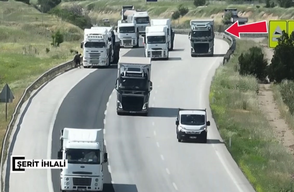 Jandarmadan dron destekli trafik denetimi: Bin 700 araca ceza 4 jandarmadan dron destekli trafik denetimi bin 700 araca ceza 0 De6YsWWF
