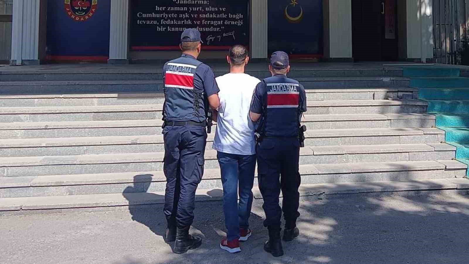 jandarmadan firari 5 hukumluye operasyon 61 yil hapis cezasi bulunan da yakalandi 4