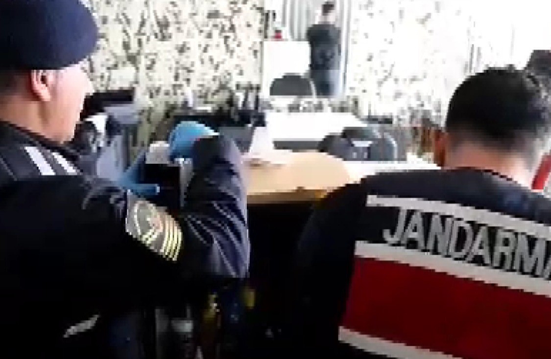 jandarmadan fuhus operasyonu 11 kisi tutuklandi 1 BOpfNBOY