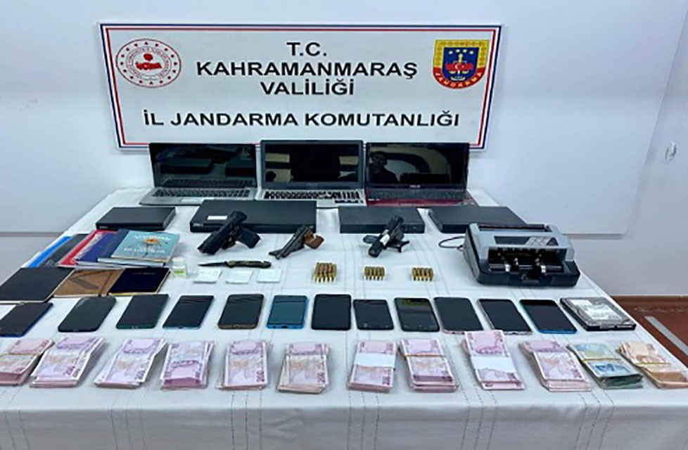 jandarmadan fuhus operasyonu 11 kisi tutuklandi 2 EZ8RvLSU