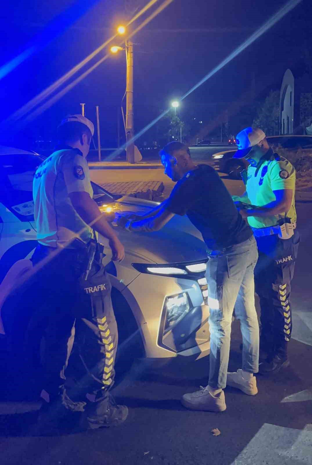 jandarmadan kacan surucuye arac sahibinden tepki devletten kacamazsin 0 j6SBbtAz