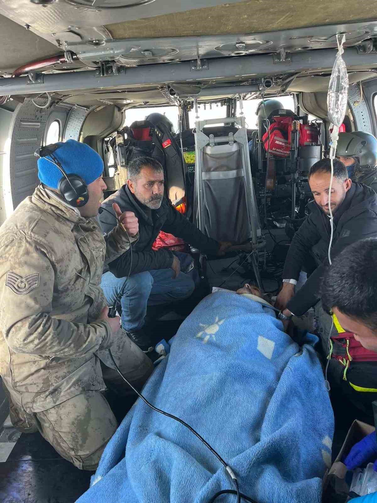 jandarmadan kar altinda filmleri aratmayan kurtarma operasyonu 1 XLYTQFQn