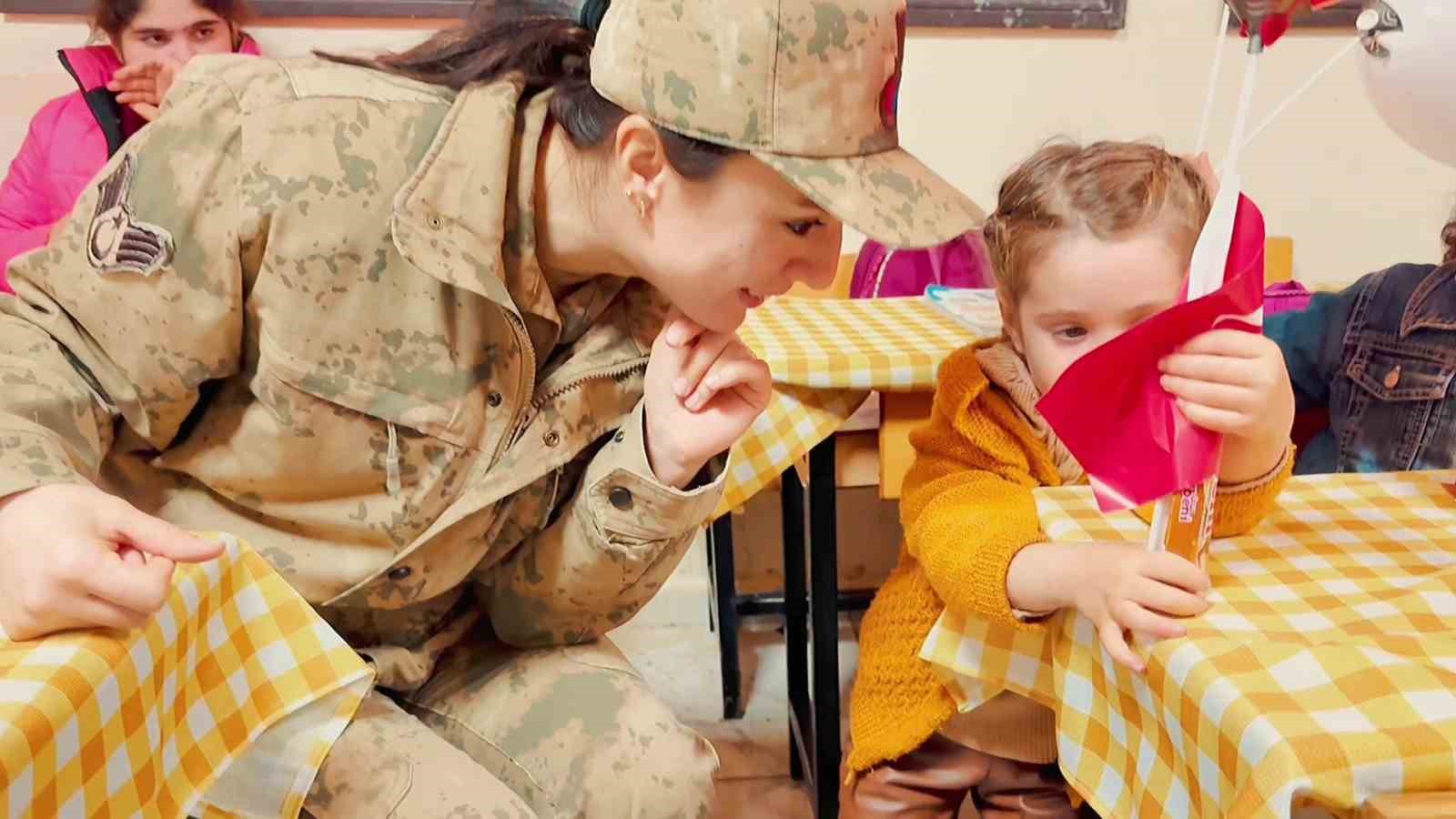 jandarmadan minik yureklere anlamli ziyaret 2 agdc5REu