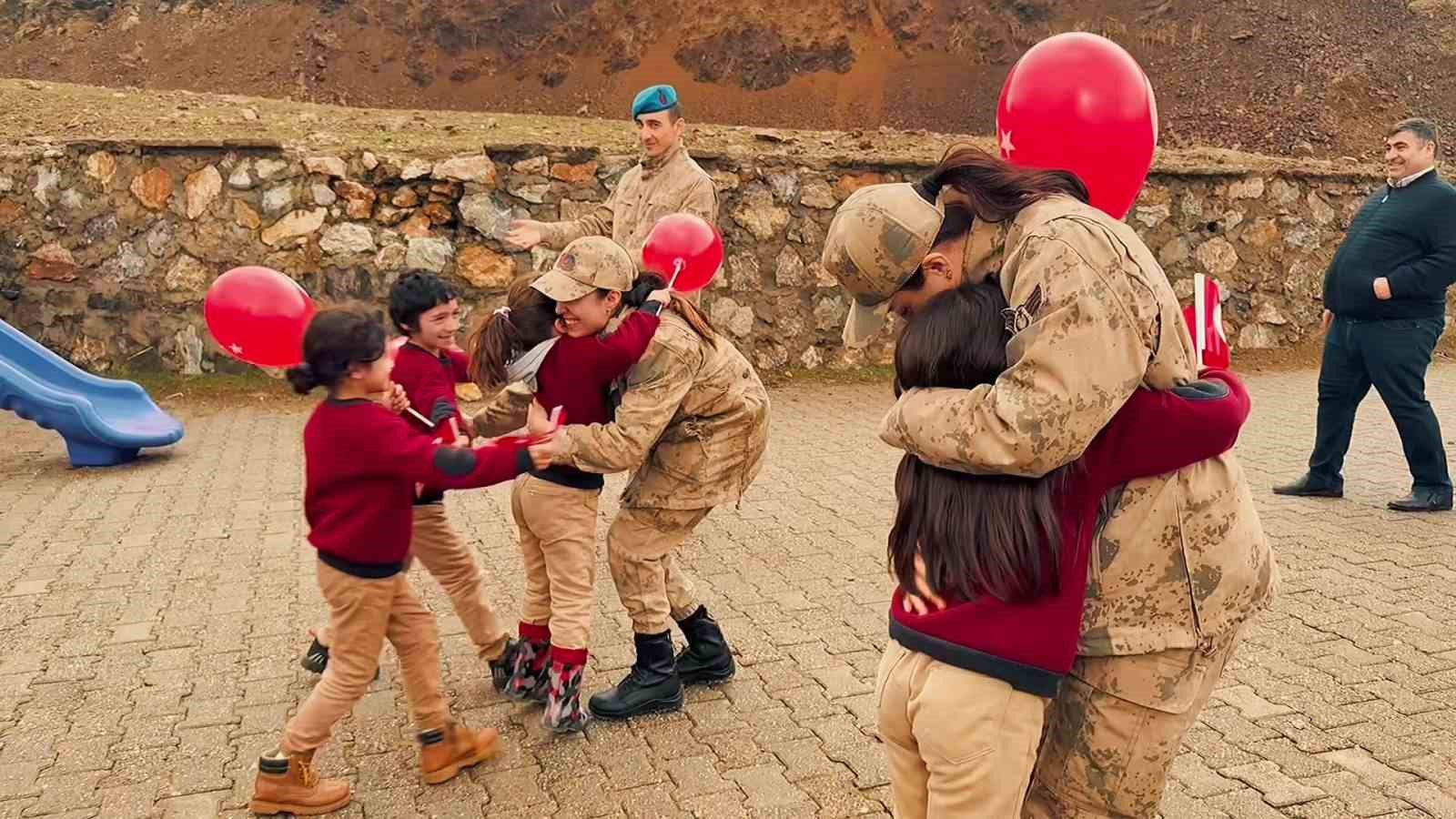 jandarmadan minik yureklere anlamli ziyaret 5 1JPOBUXw