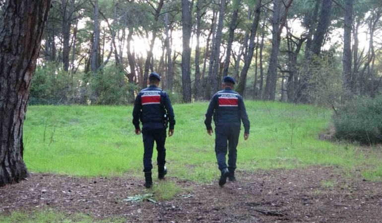 jandarmadan-ormanlik-alanlarda-kangal-ve-ates-nobeti-5GpBizYk.jpg