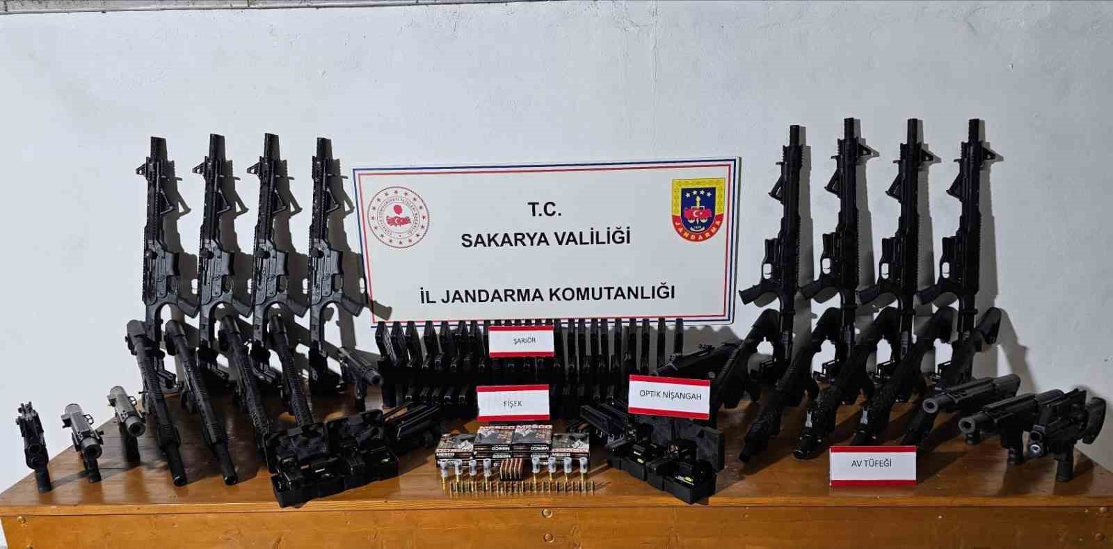 jandarmadan ruhsatsiz silah operasyonu 221 bin tl ceza 0