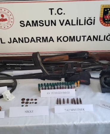 jandarmadan-silah-ve-tarihi-eser-operasyonu-4-gozalti-TipI38yz.jpg