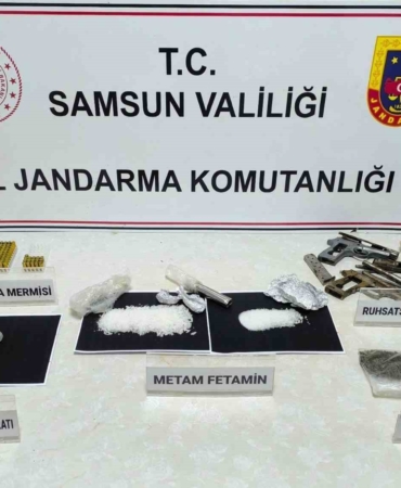 jandarmadan-uyusturucu-operasyonu-1-gozalti-EEufME5k.jpg