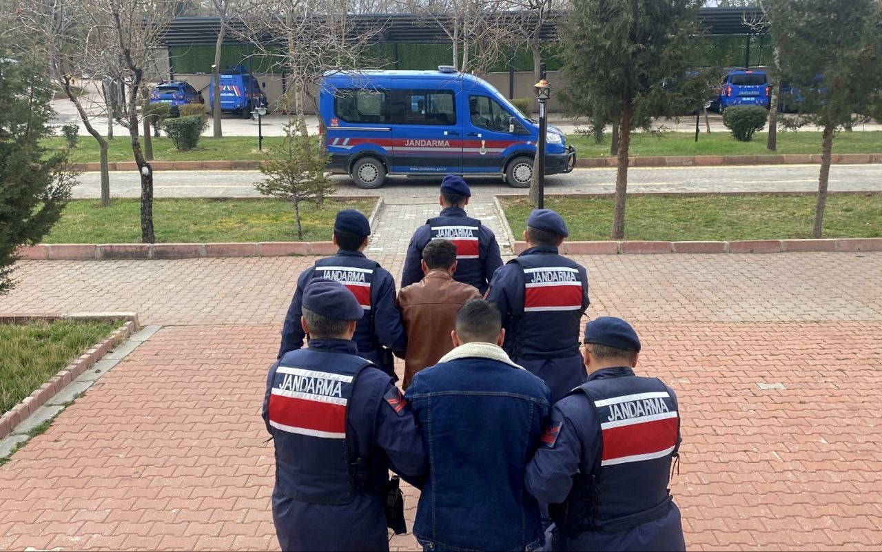 jandarmadan uyusturucu operasyonu 2 tutuklama 0 zPyT7IEe