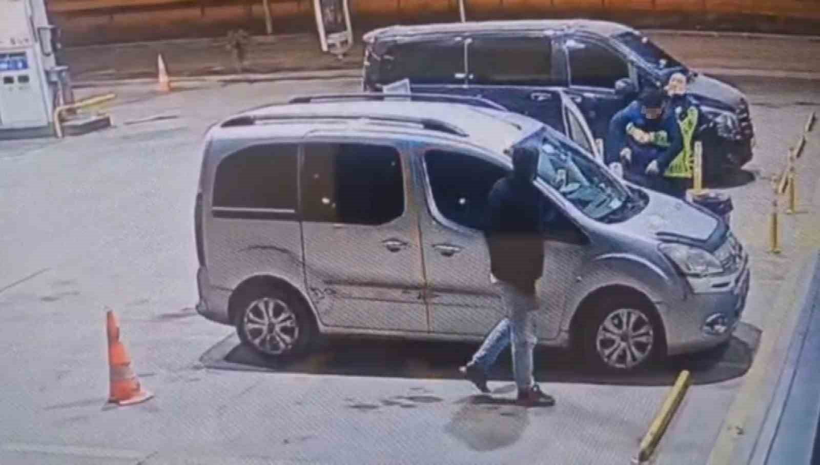 jandarmanin heimlich manevrasi hayat kurtardi 0 LzuS5d8d