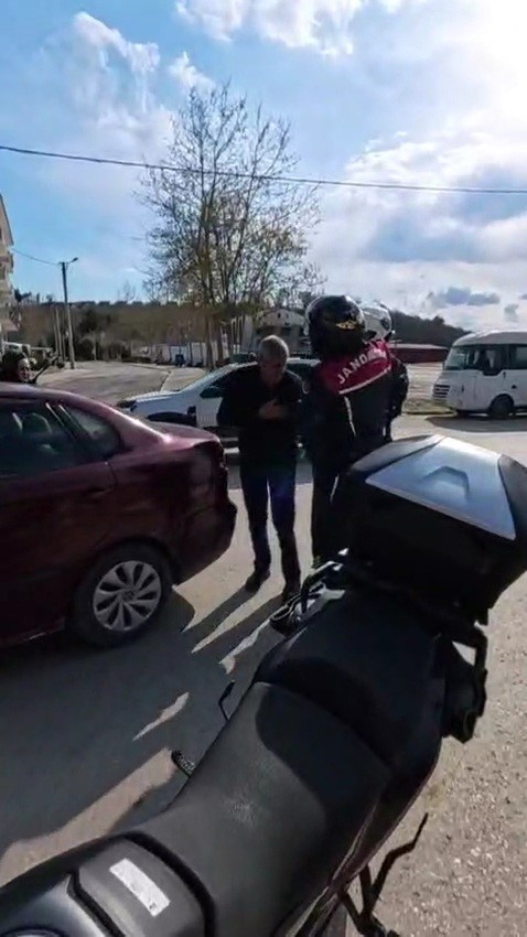 jandarmanin hizli refleksi hayat kurtardi 0 DDhDmLWa