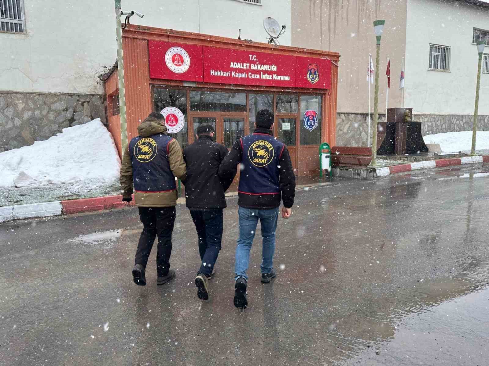 jandarmanin ikna ettigi sahis iraktan gelerek teslim oldu 0 IwFcbuAw