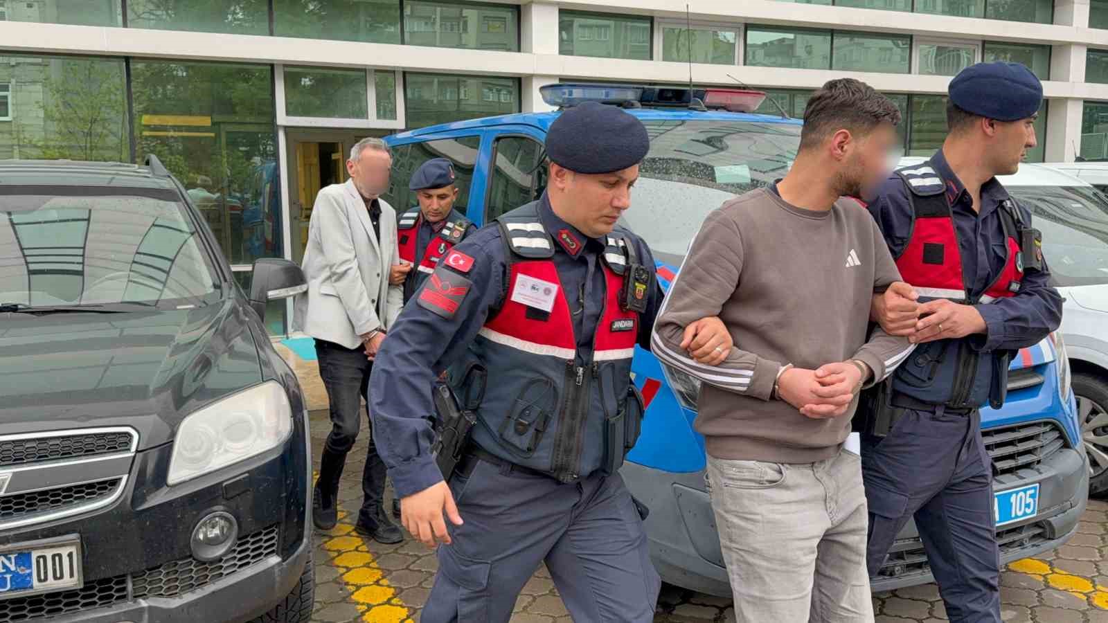 jandarmanin uyusturucu operasyonunda 2 tutuklama 0 FlRNpgmq