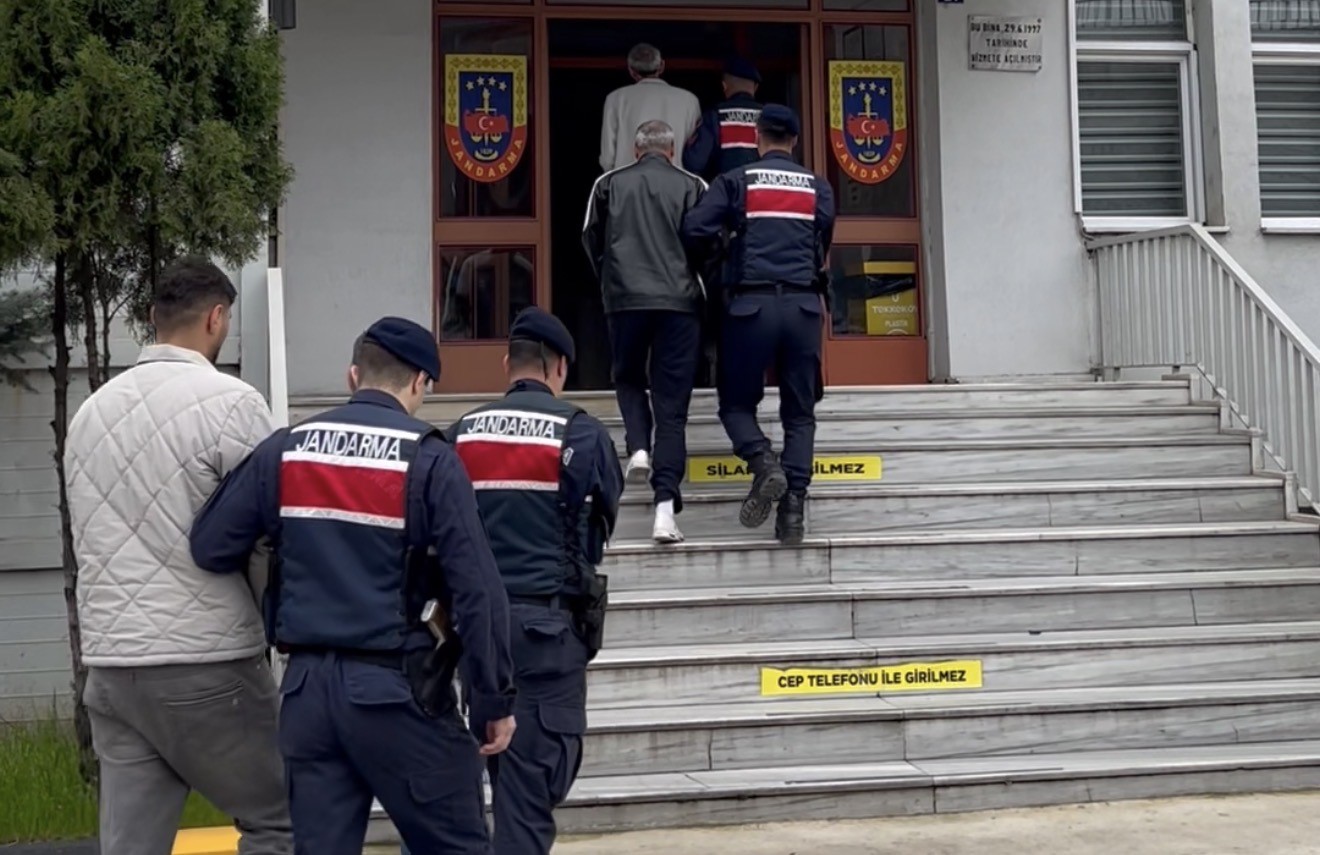 jandarmanin uyusturucu operasyonunda 3 tutuklama 1 iDiIqtHl