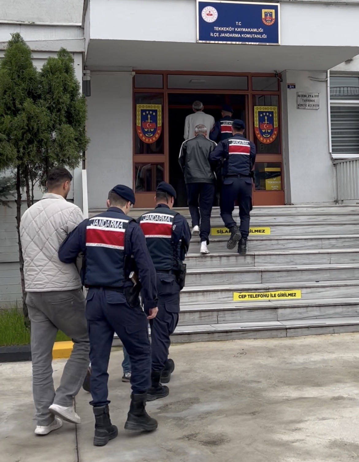 jandarmanin uyusturucu operasyonunda 3 tutuklama 2