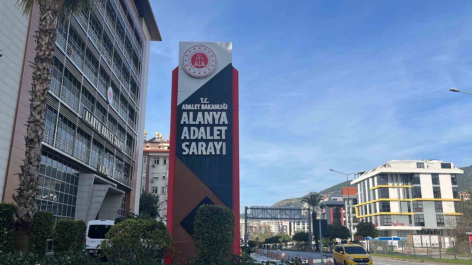 jandarmayi gorunce caldiklari avokadolari birakip kactilar 6 EVT94tDc