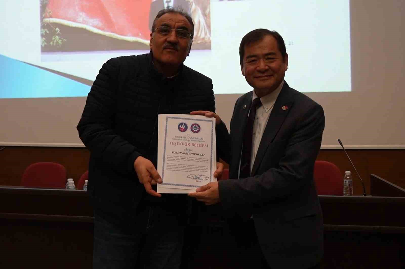 Japon deprem uzmanı o bölgeyi işaret etti: "400 yıldır biriktirdiği nokta var, dikkatli olunmalı" 12 japon deprem uzmani o bolgeyi isaret etti 400 yildir biriktirdigi nokta var dikkatli olunmali
