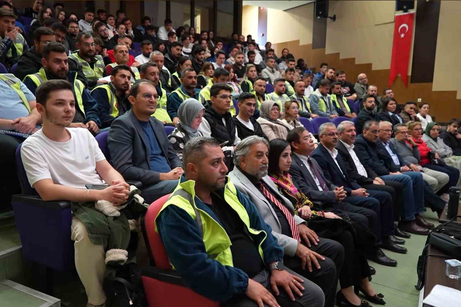 Japon deprem uzmanı o bölgeyi işaret etti: "400 yıldır biriktirdiği nokta var, dikkatli olunmalı" 7 japon deprem uzmani o bolgeyi isaret etti 400 yildir biriktirdigi nokta var dikkatli olunmali 2ZIme8pg