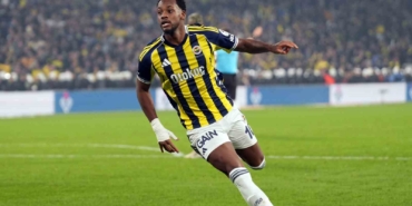 jhon-duran-2-golunu-de-derbide-atti-1RphgyuZ.jpg