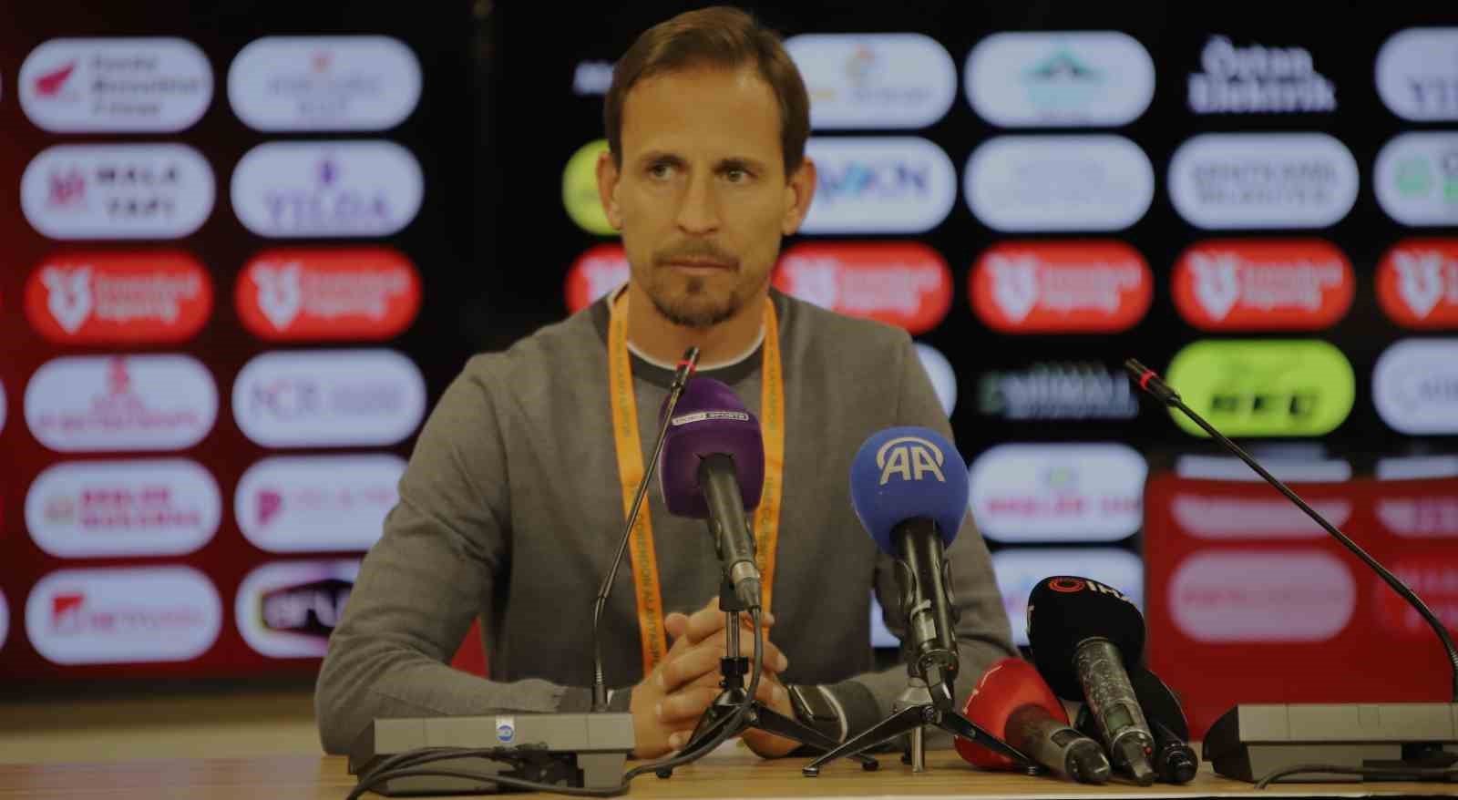joao pereira 1 puan aldik ama sonuctan memnun degiliz 0 KU191ZrT