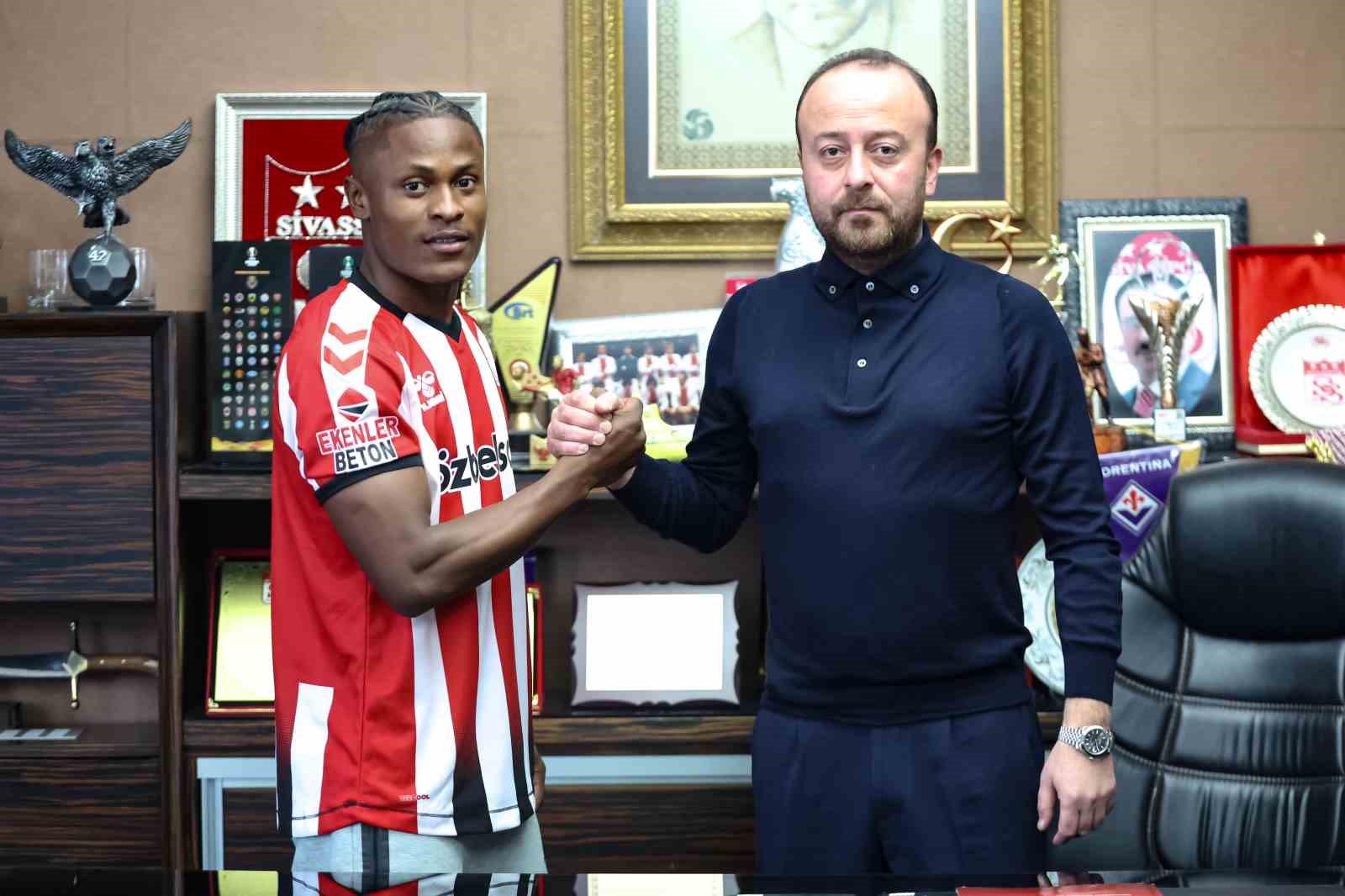 jonathan okoronkwo resmen sivassporda 0 BN3OUjhd