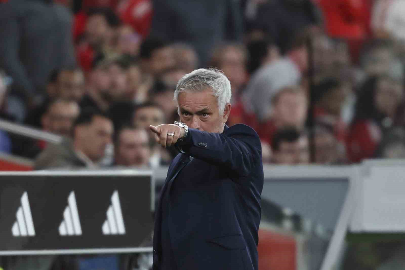 Jose Mourinho, resmen Real Madrid’de 6 jose mourinho resmen real madridde 2 4Eh5n71l