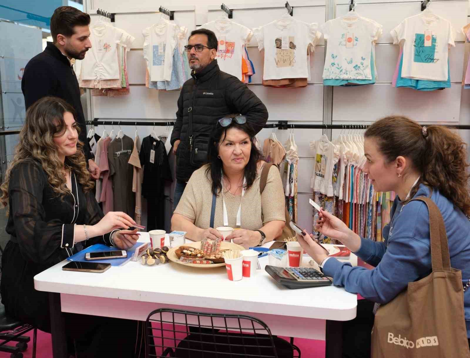 junioshow zorlu kuresel sartlarda sektorun umutlarini tazeledi 2 Zet9hktO
