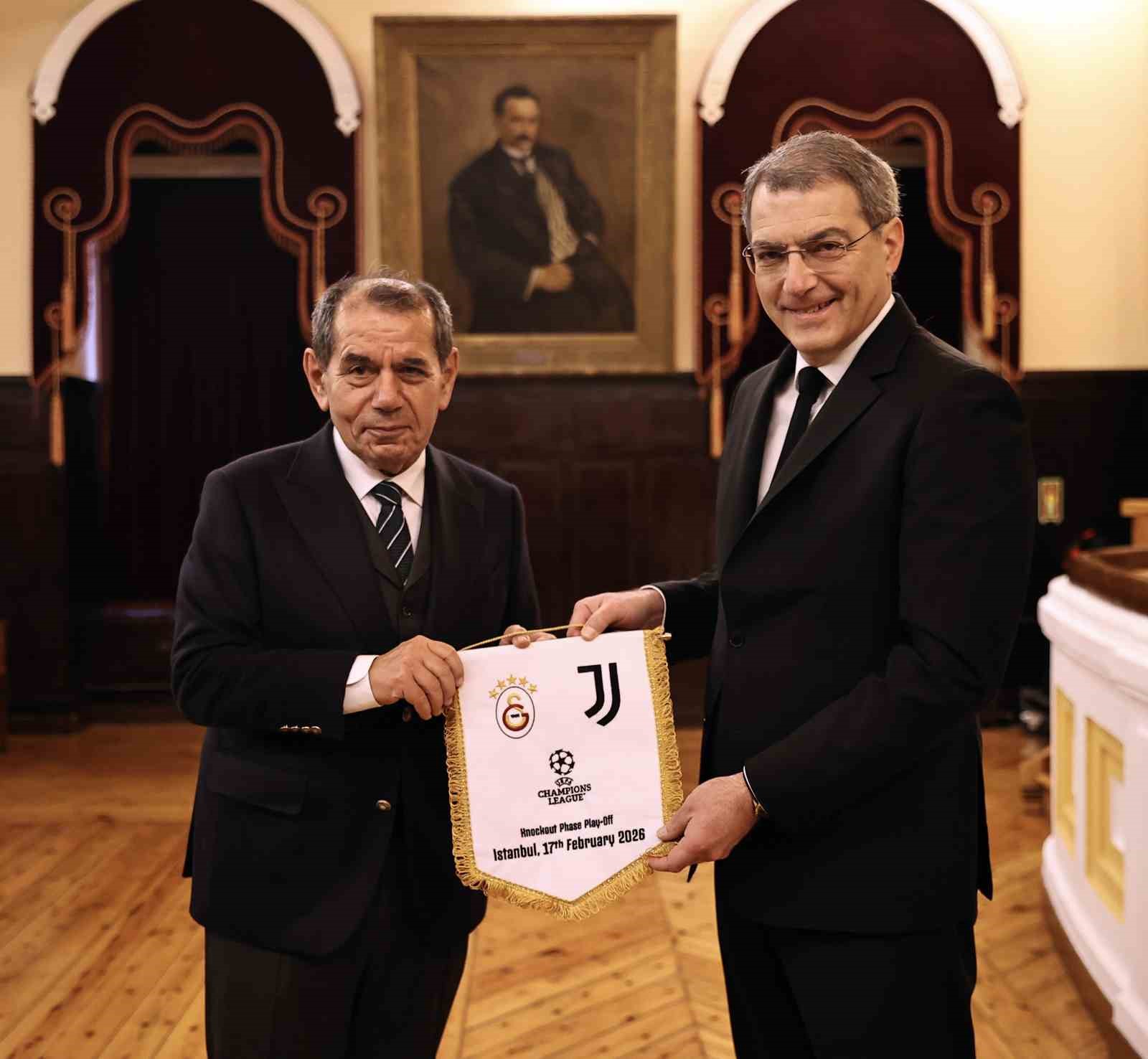juventus maci oncesi dostluk yemegi duzenlendi 1 VvQtCWip