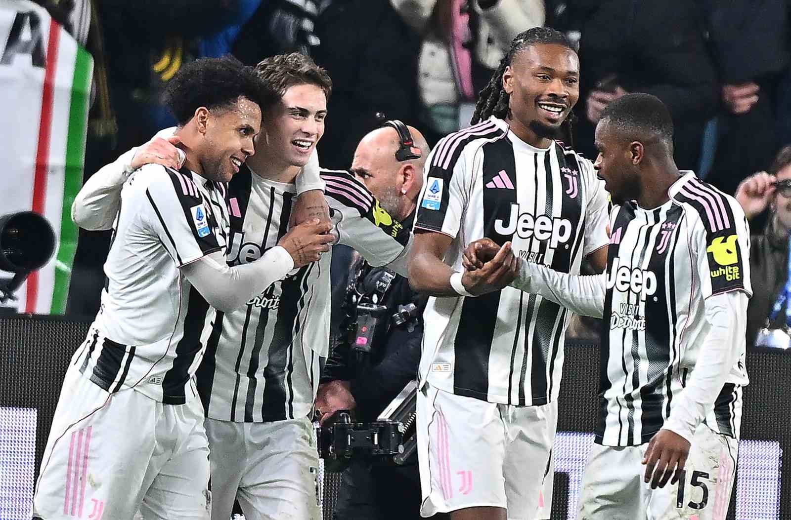 juventus napoliyi farkli maglup etti 4 wU9412Wp